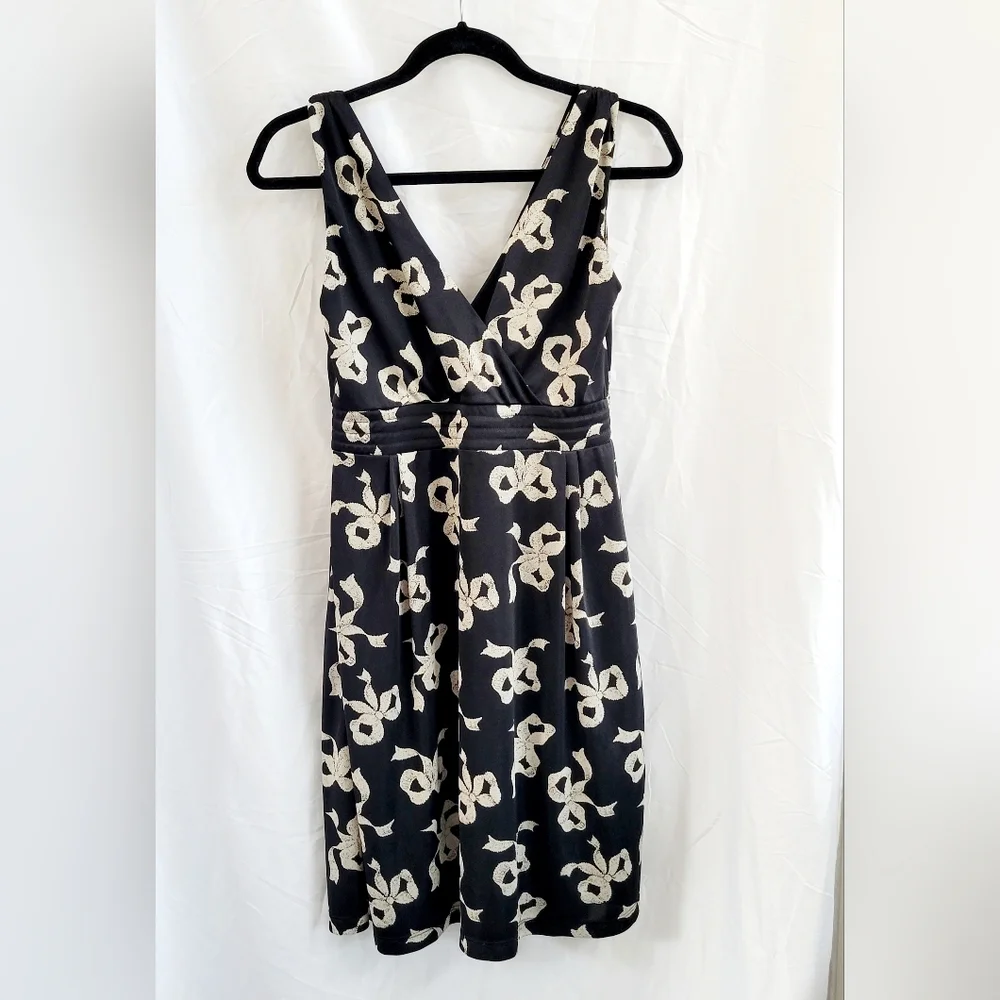 Betsey Johnson Black‎ Dress With Bows Sleeveless Knee Length Size 4